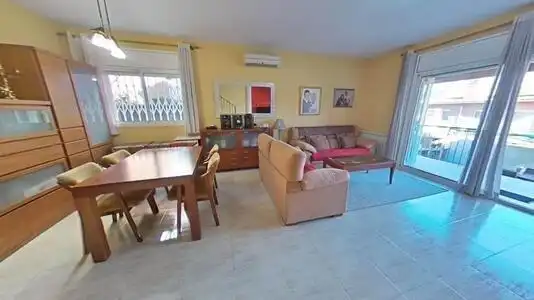 Sala de estar de Casa o chalet en venta en Santa Perpètua de Mogoda con Aire acondicionado, Calefacción y Jardín privado