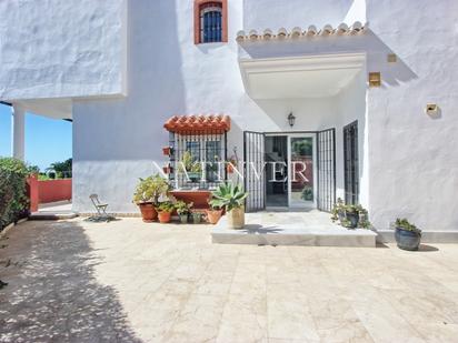 Vista exterior de Casa adosada en venda en Rincón de la Victoria amb Aire condicionat, Calefacció i Jardí privat