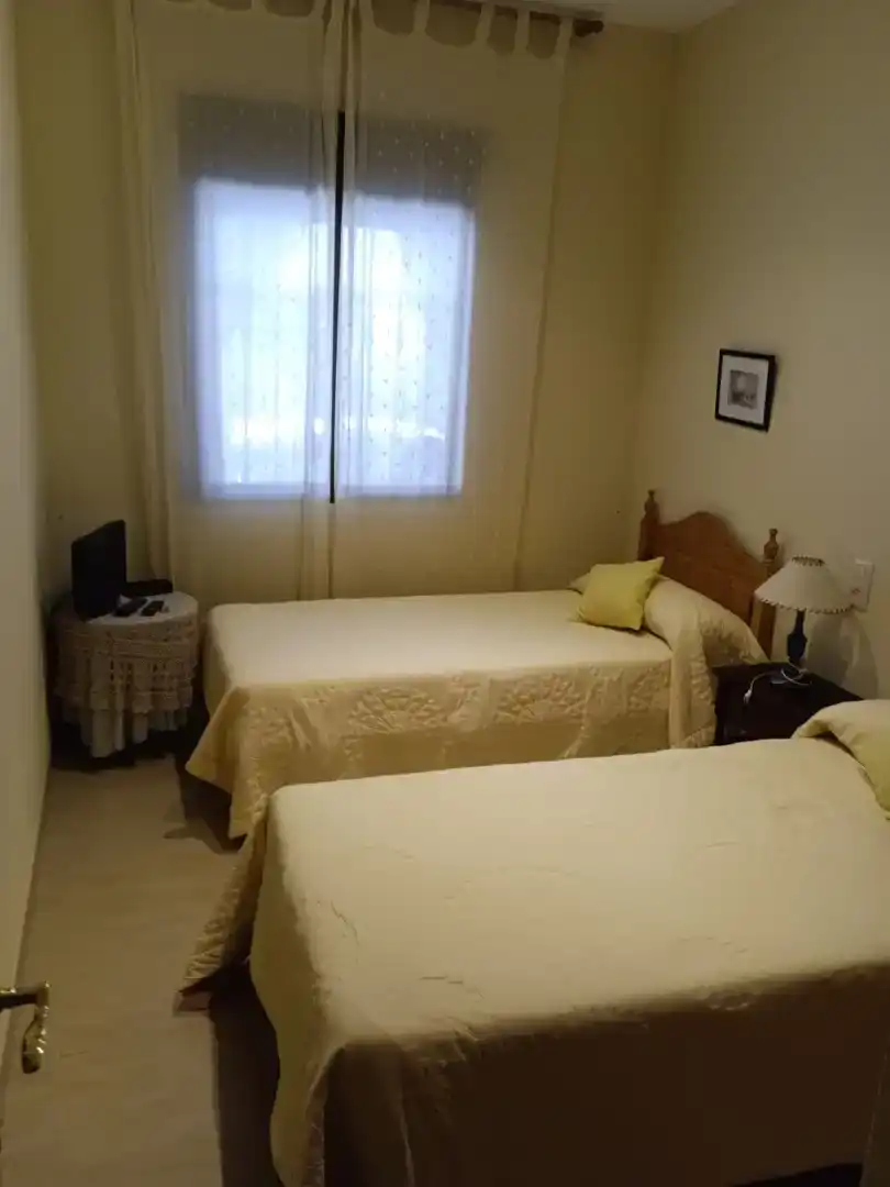 Dormitori de Casa adosada en venda en Torrecampo amb Aire condicionat, Piscina i Moblat