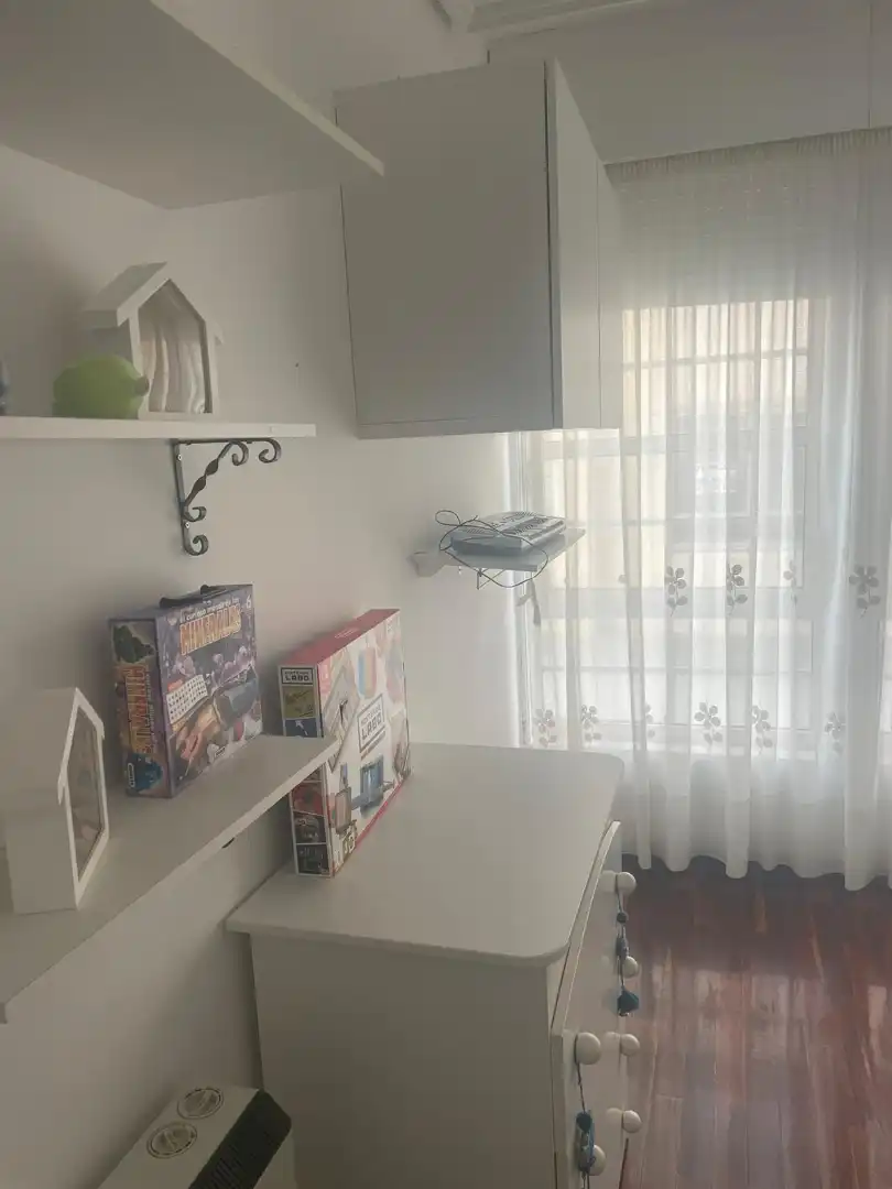 Schlafzimmer von Wohnung zur Miete in Ferrol mit Möbliert, Ofen und Waschmaschine