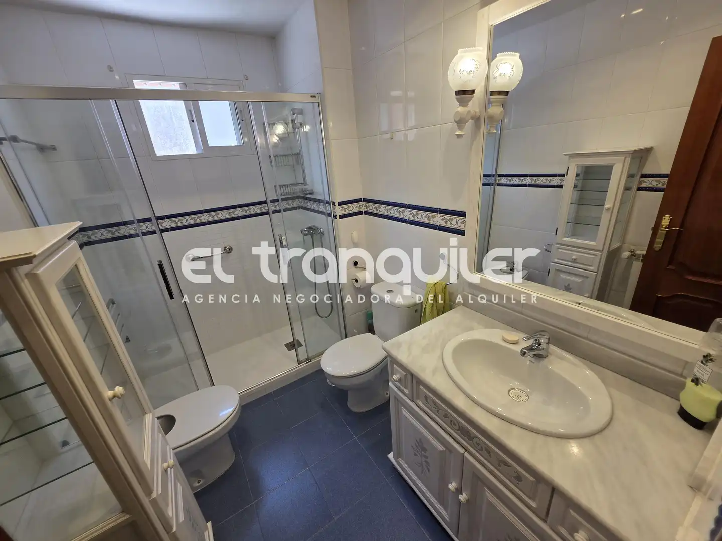 Baño de Piso de alquiler en Madrid con Aire acondicionado, Parquet y Amueblado
