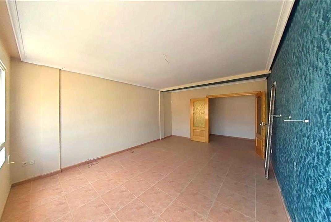 Flat for sale in Villar del Arzobispo  with Balcony
