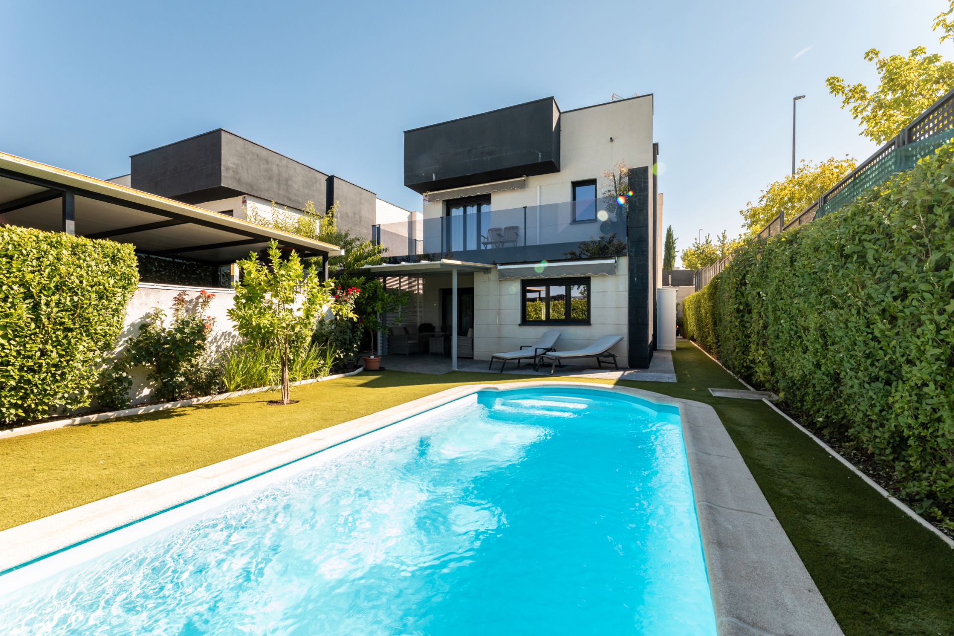 Swimming pool of House or chalet for sale in Arroyomolinos (Madrid)  with Air Conditioner, Private garden and Terrace
