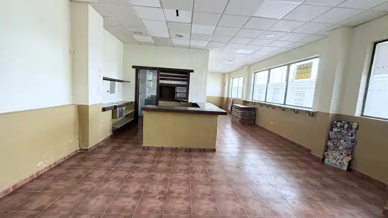 Cocina de Local en venta en Ituero y Lama con Calefacción