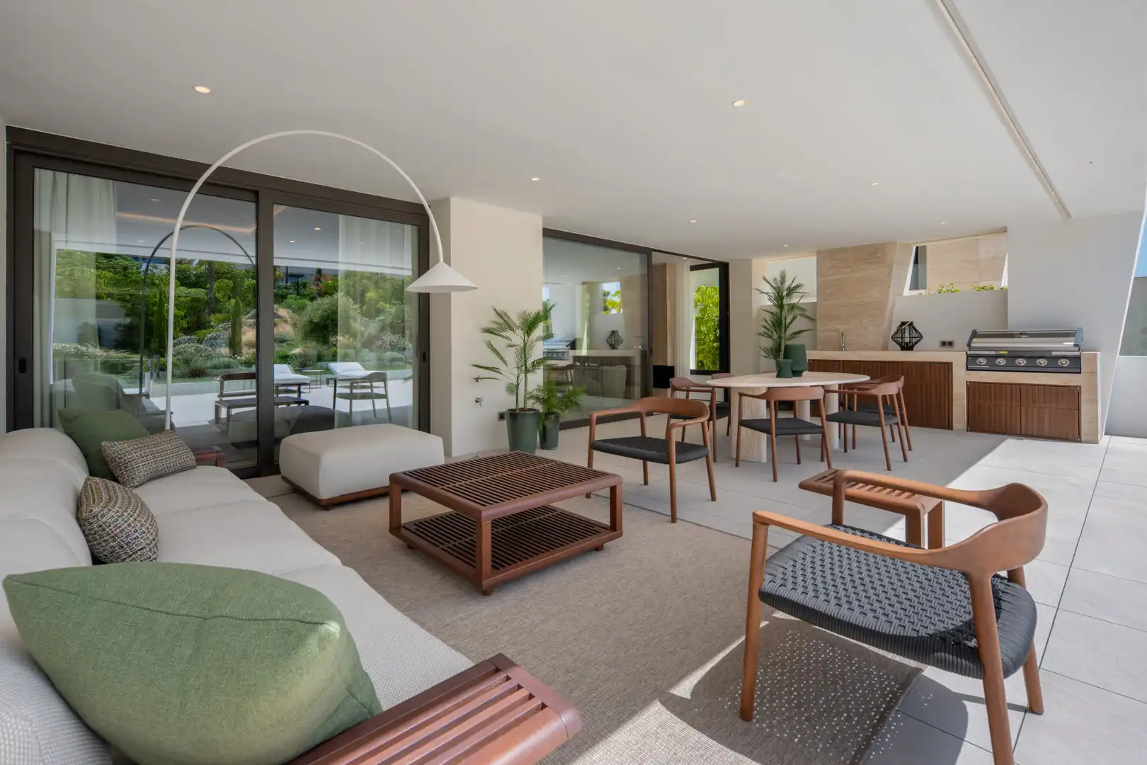 Sala d'estar de Planta baixa en venda en Marbella amb Aire condicionat, Calefacció i Terrassa