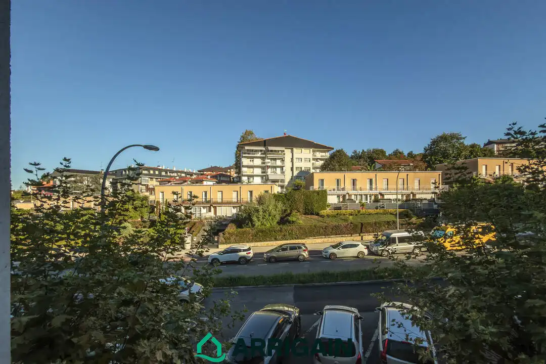 Vista exterior de Pis en venda en Donostia - San Sebastián  amb Calefacció, Jardí privat i Traster