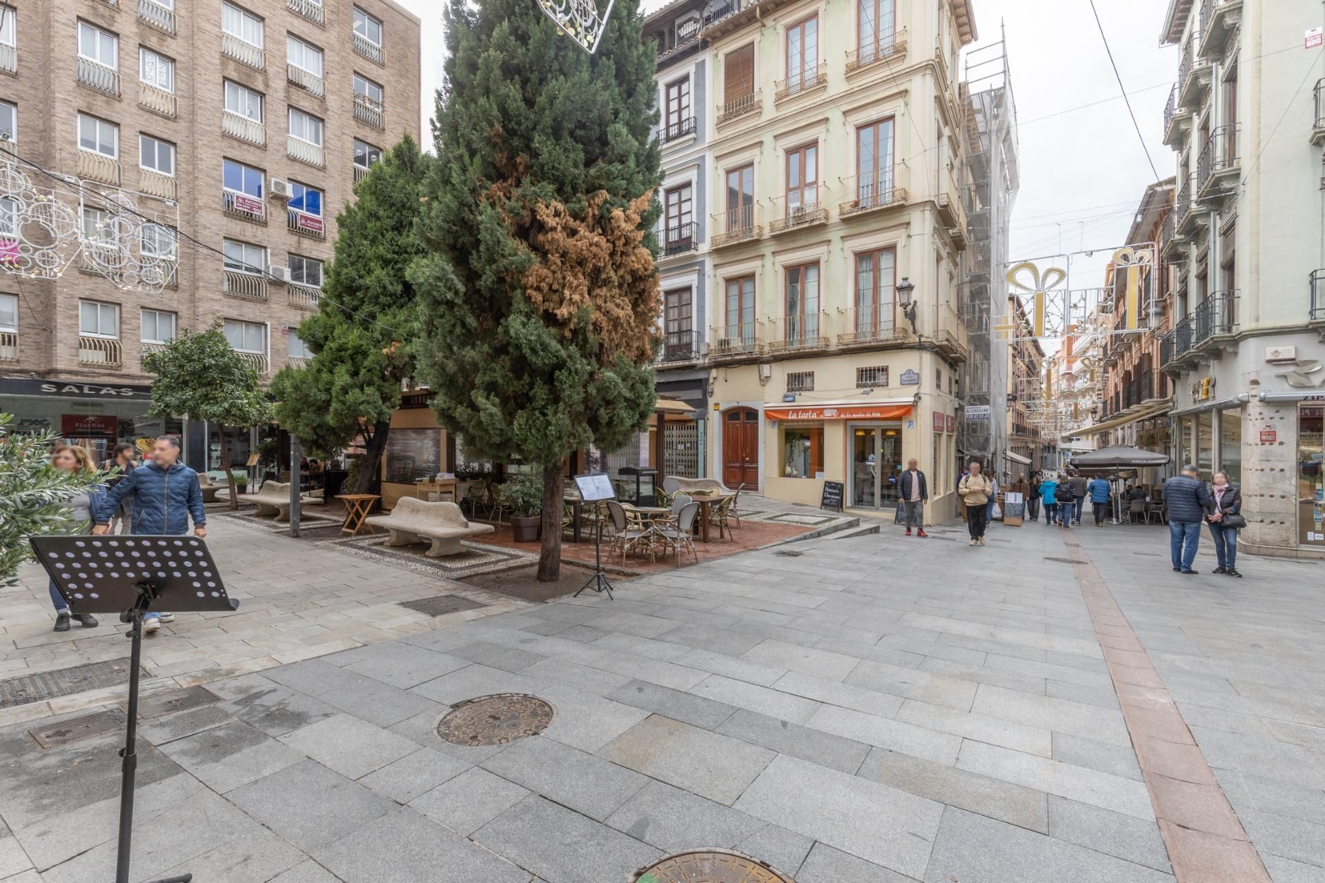Exterior view of Attic for sale in  Granada Capital