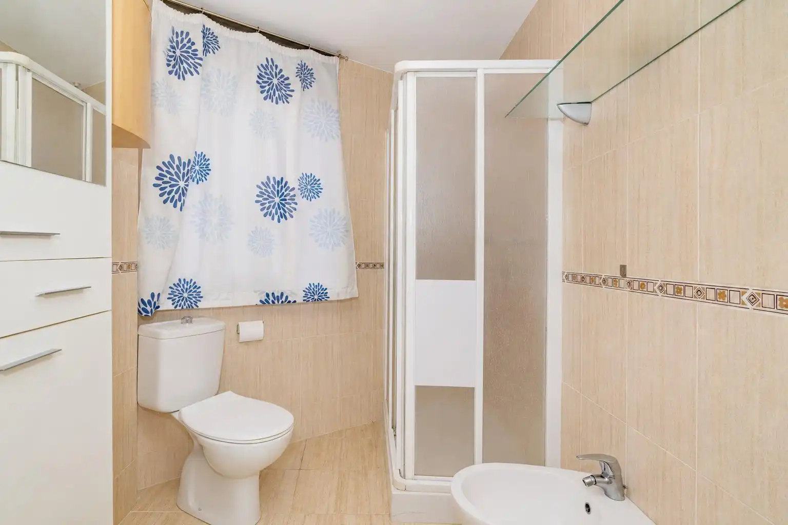 Badezimmer von Erdgeschoss zum Verkauf in La Zubia