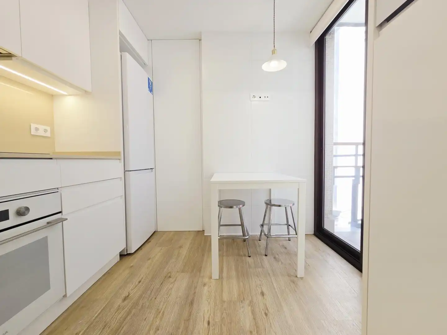 Kitchen of Flat for rent in Valencia  with Parquet flooring and Terrace