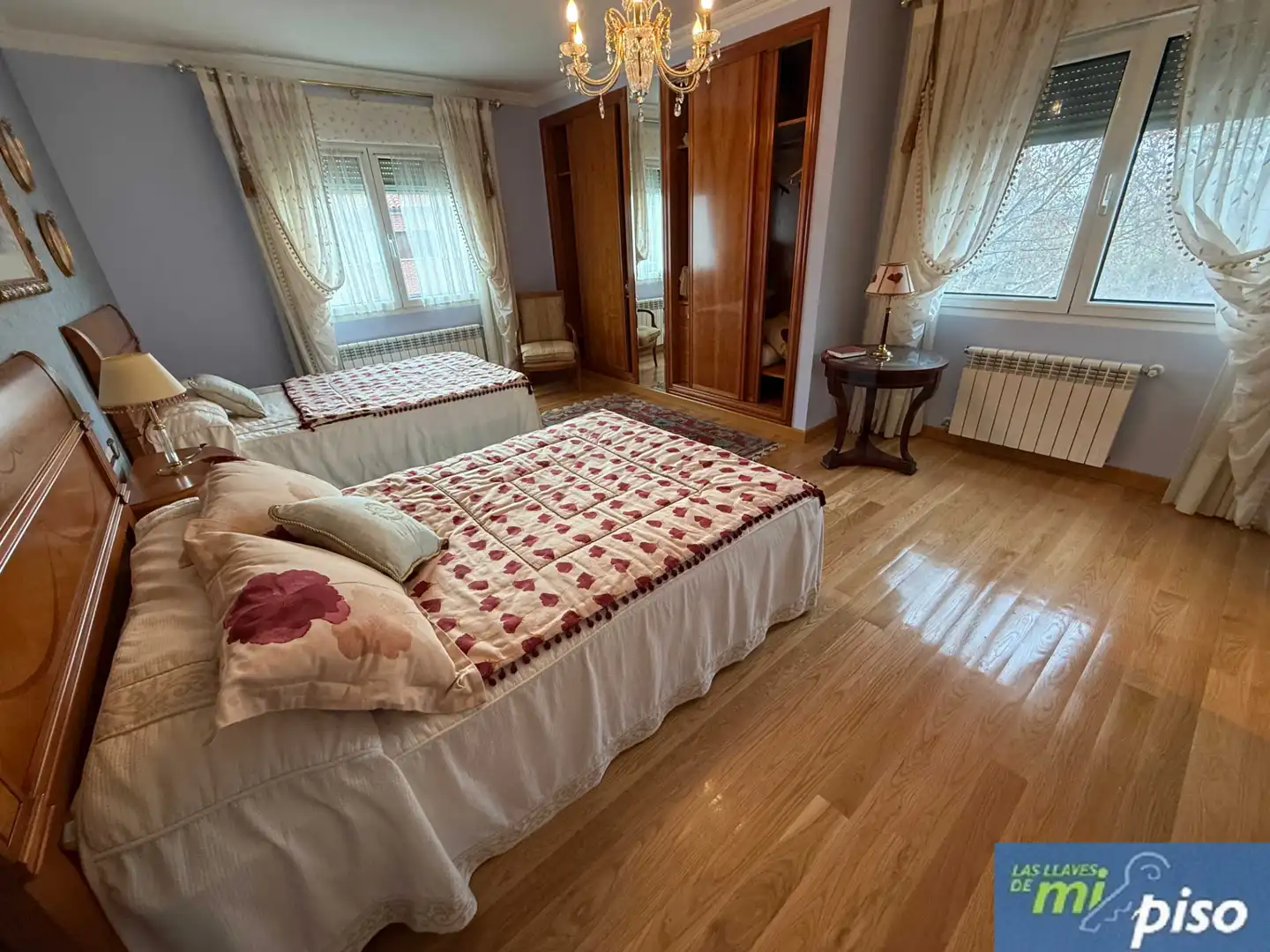 Dormitori de Casa o xalet en venda en Santovenia de Pisuerga amb Calefacció, Jardí privat i Parquet