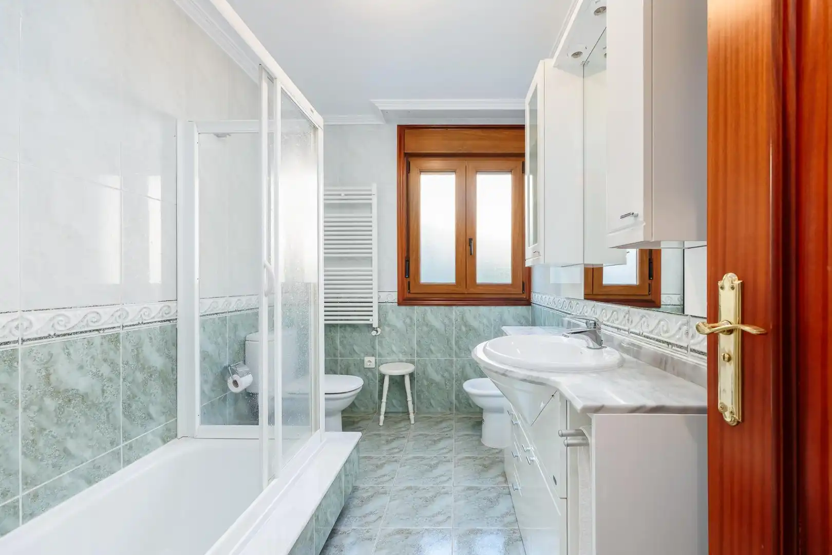 Badezimmer von Haus oder Chalet zum Verkauf in Moaña mit Heizung, Abstellraum und Balkon
