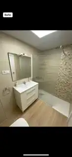 Baño de Piso de alquiler en Málaga con Aire acondicionado, Terraza y Amueblado