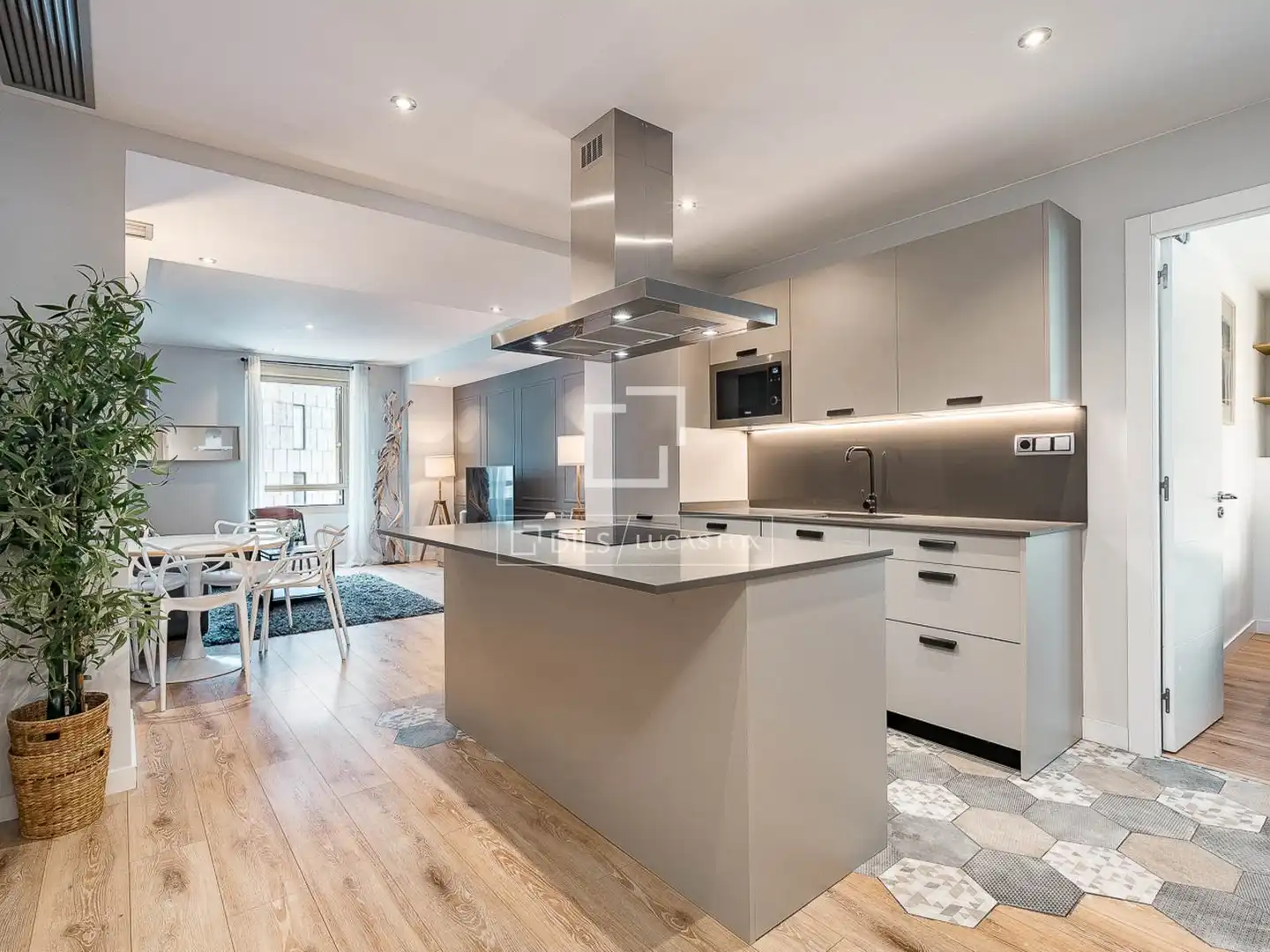 Appartamento con ascensore in vendita a Eixample, imagen 4
