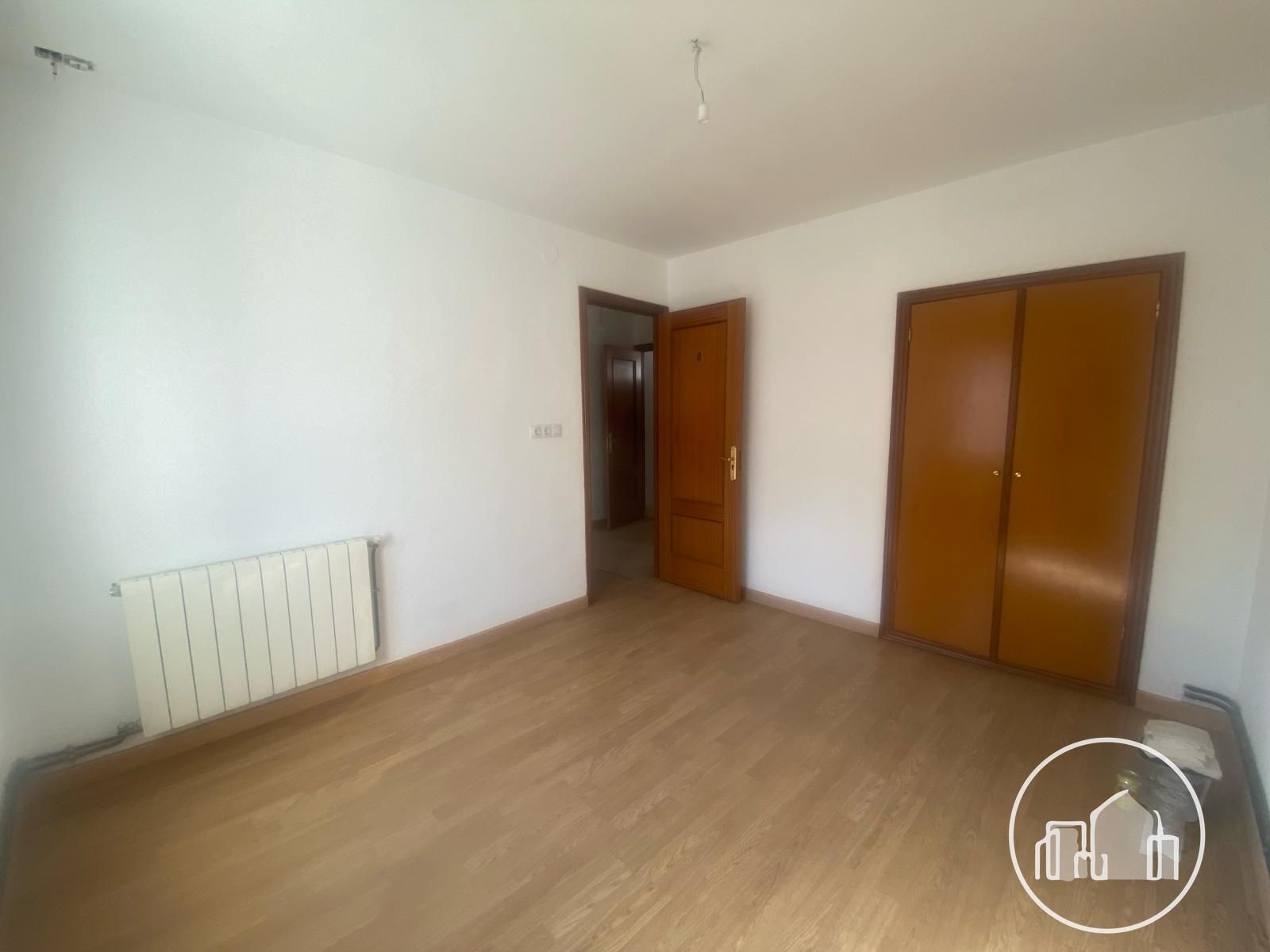 Habitación de Piso en venta en Villarcayo de Merindad de Castilla la Vieja con Calefacción y Balcón