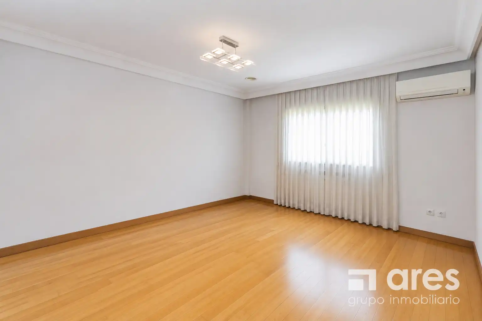 Schlafzimmer von Wohnung zum Verkauf in Pozuelo de Alarcón mit Klimaanlage, Heizung und Terrasse