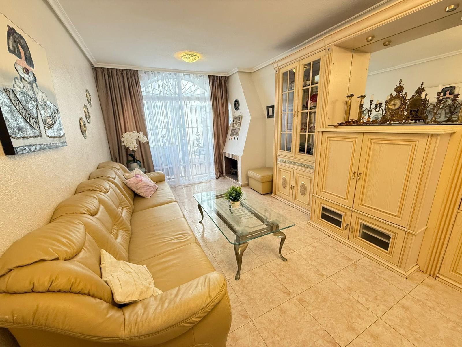 Living room of Country house for sale in Torrevieja  with Air Conditioner, Private garden and Terrace