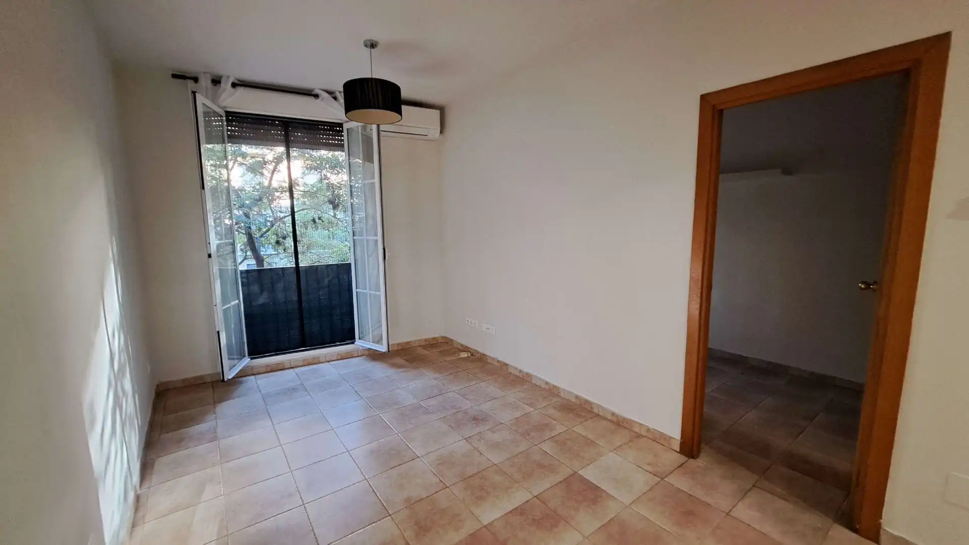 Habitación de Piso de alquiler en Zaragoza con Aire acondicionado, Calefacción y Trastero