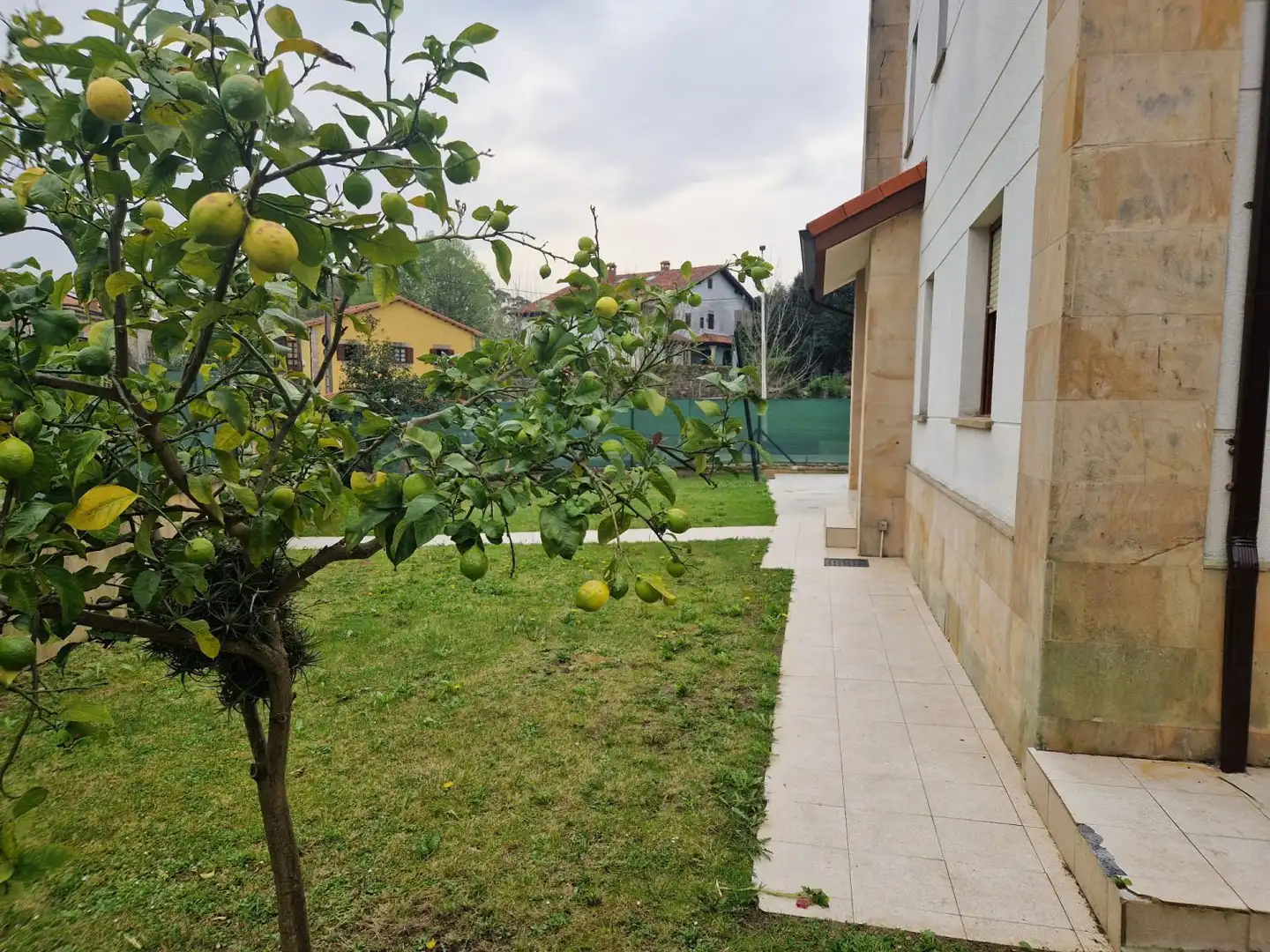 Jardín de Casa o chalet en venta en Reocín con Calefacción, Jardín privado y Terraza