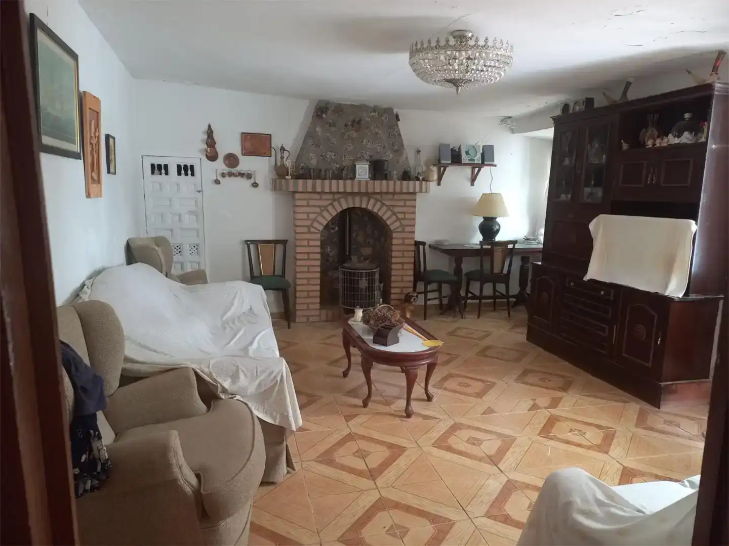 Sala de estar de Casa adosada en venta en Uclés con Amueblado