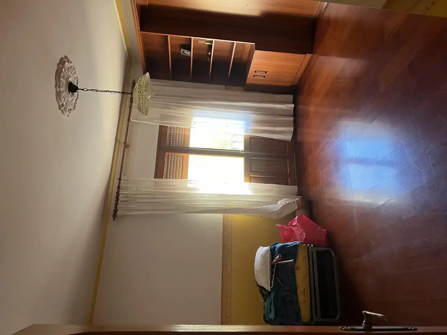 Dormitori de Pis en venda en Las Pedroñeras    amb Aire condicionat, Parquet i Traster