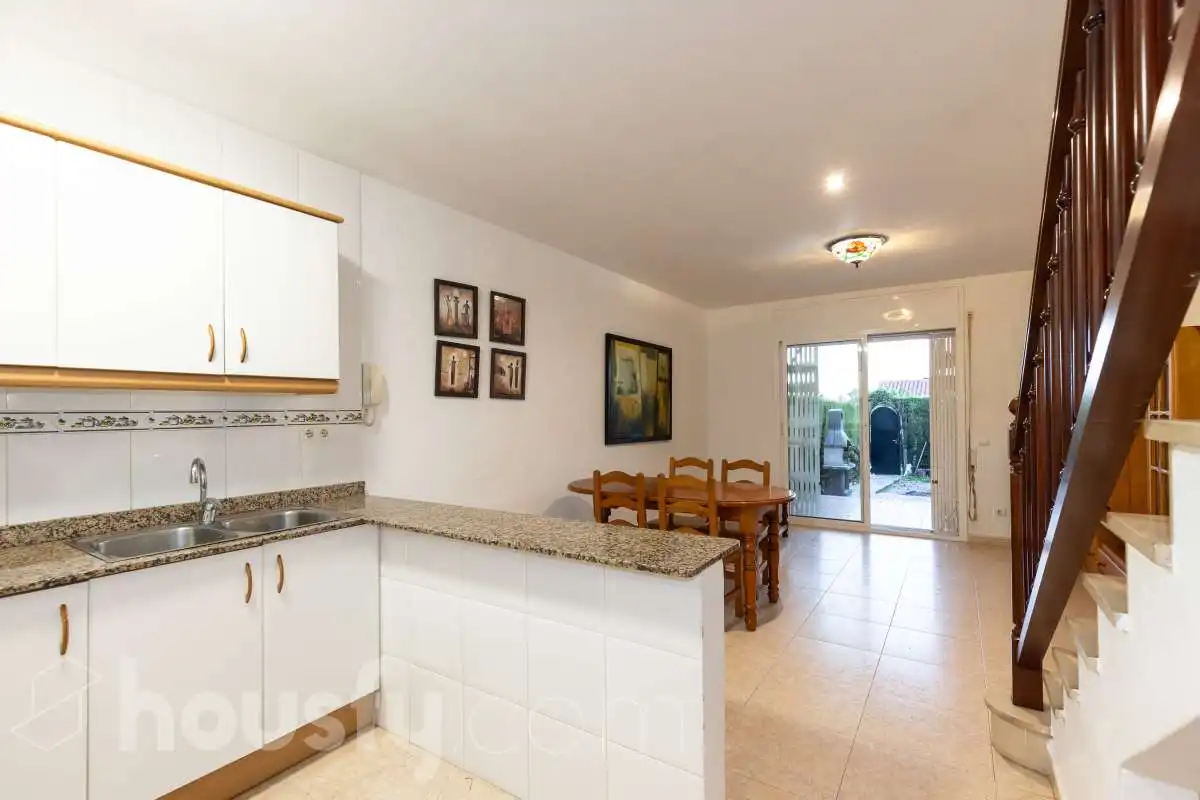 House with terrace for sale in CL De les Gardenies ., imagen 12
