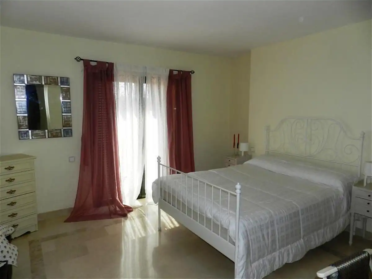 Doppelhaushälfte mit Pool zum Verkauf in Sotogrande Costa, imagen 7