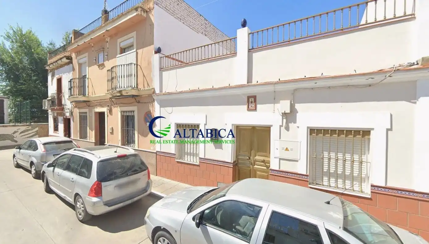 Exterior view of Houses for sale in Villaverde del Río
