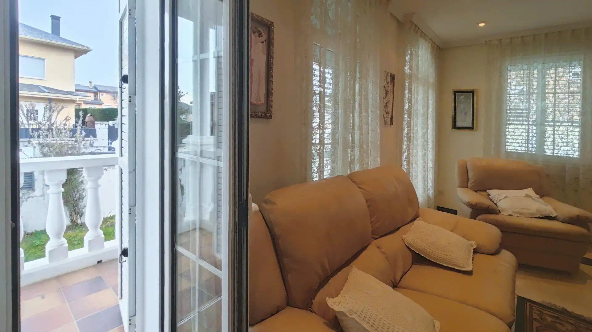 Sala d'estar de Casa o xalet en venda en Guadarrama amb Calefacció, Jardí privat i Terrassa