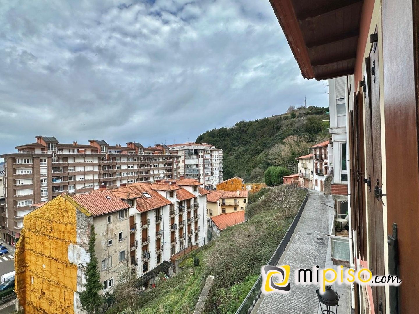 Vista exterior de Pis en venda en Laredo amb Calefacció i Moblat