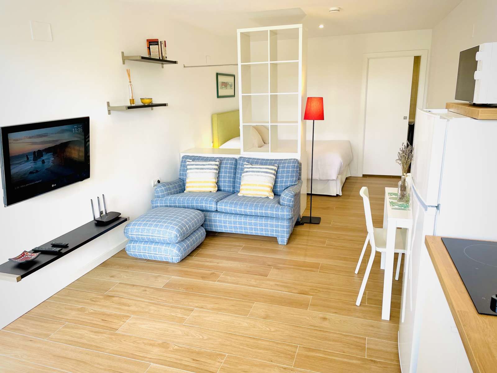 Sala de estar de Estudio para compartir en Colmenarejo con Aire acondicionado y Terraza