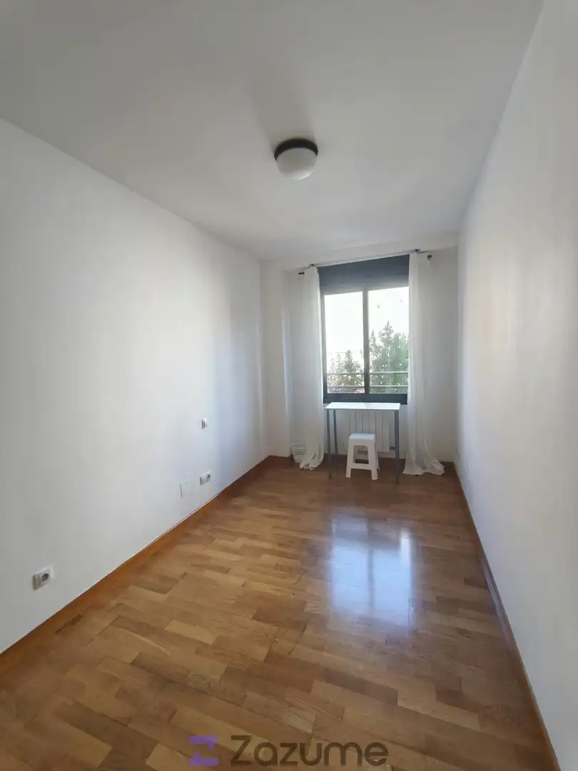 Schlafzimmer von Wohnungen zur Miete in Madrid mit Klimaanlage, Heizung und Privatgarten