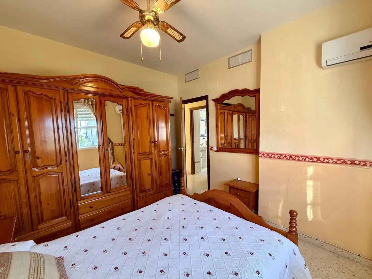Habitación de Casa o chalet en venta en Gelves, Sevilla