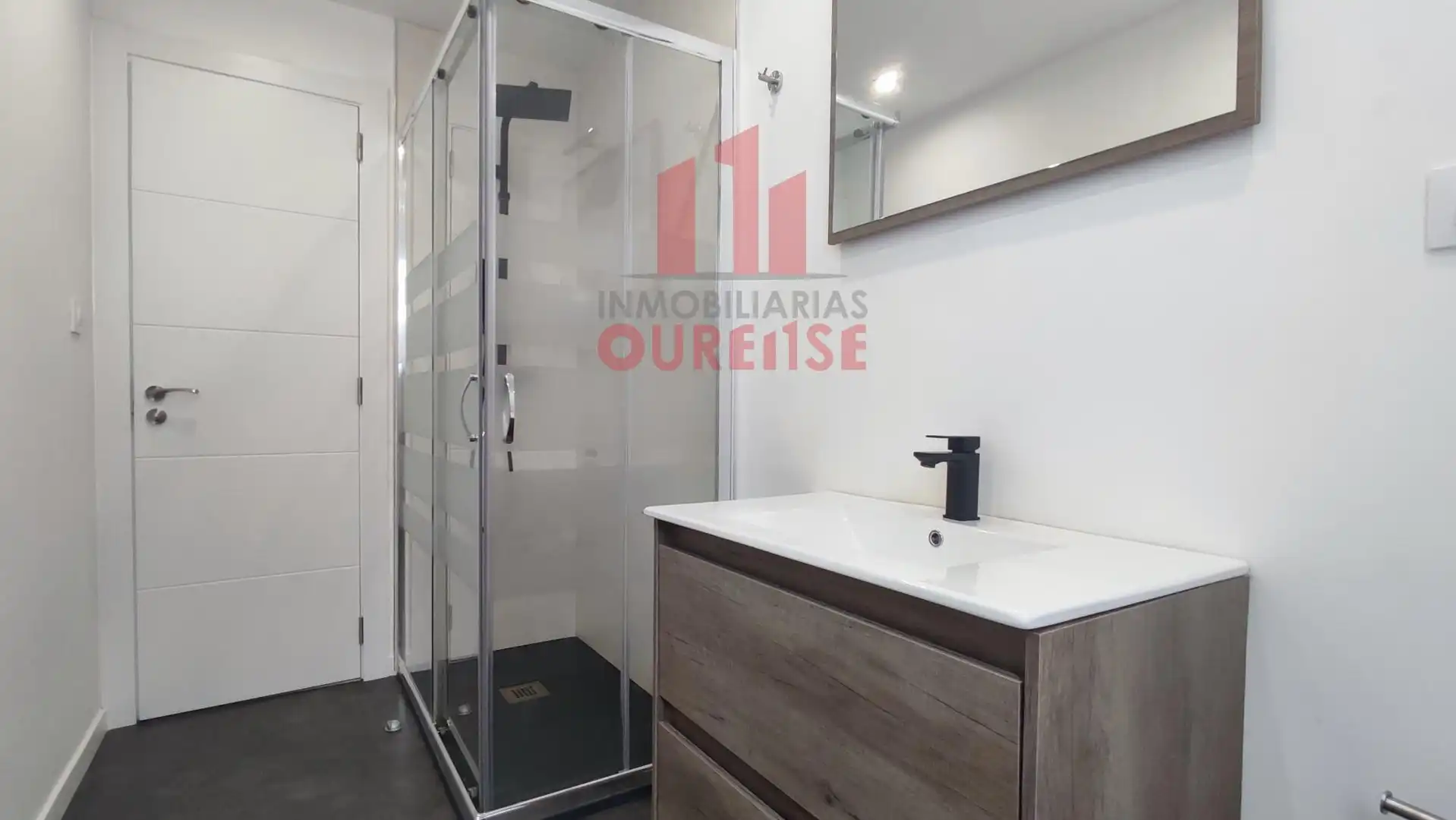 Badezimmer von Wohnung zur Miete in Ourense Capital  mit Heizung, Möbliert und Balkon