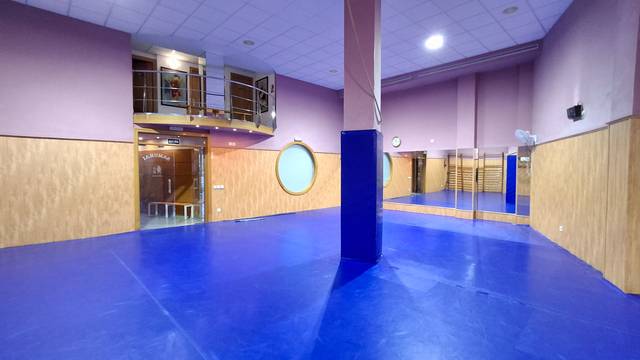 Local comercial en Alquiler en Calle Cantabria en San Millán - Ayuntamiento