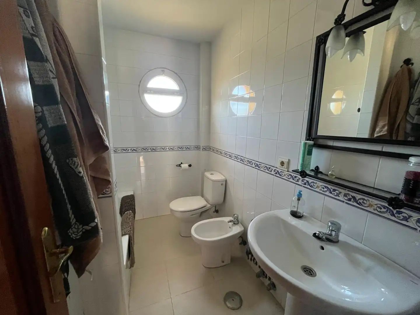 Bany de Casa adosada en venda en Huévar del Aljarafe amb Terrassa i Balcó
