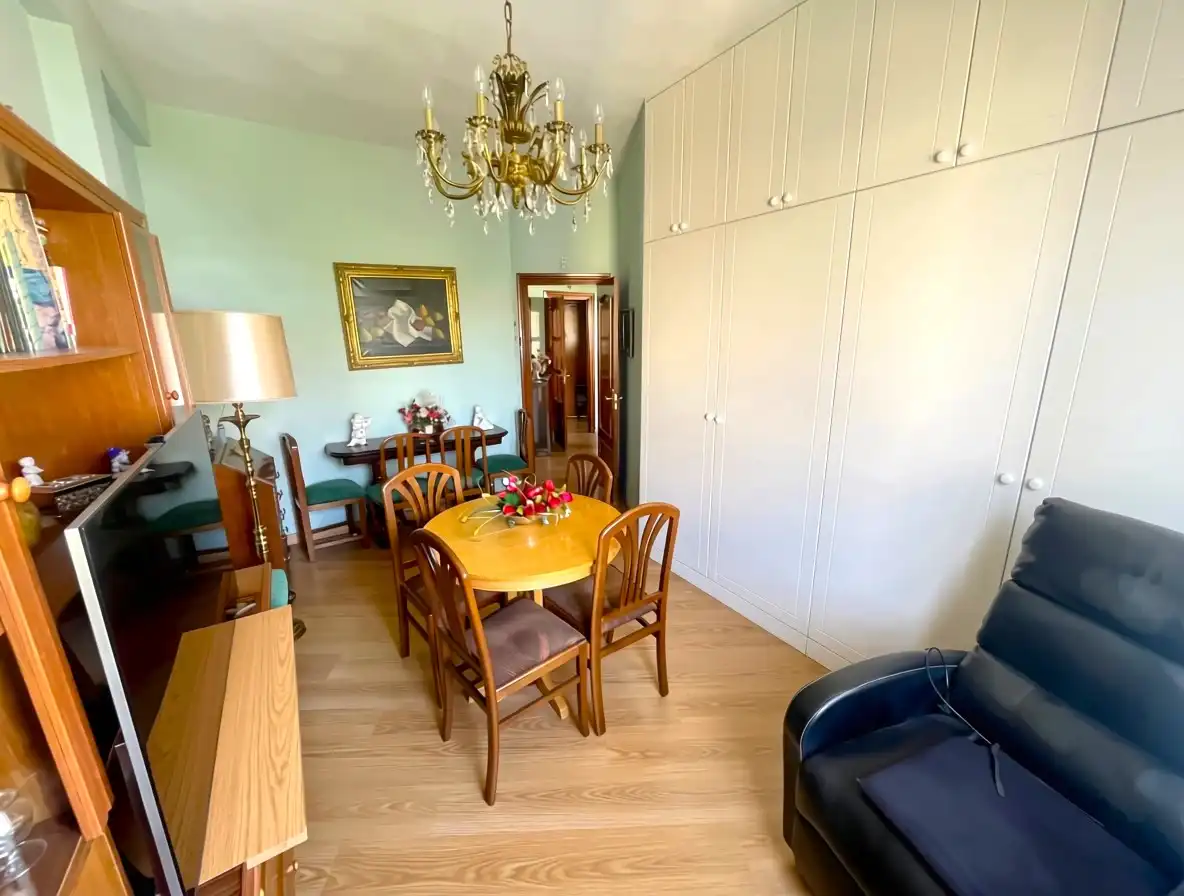 Comedor de Piso en venta en Madrid con Calefacción