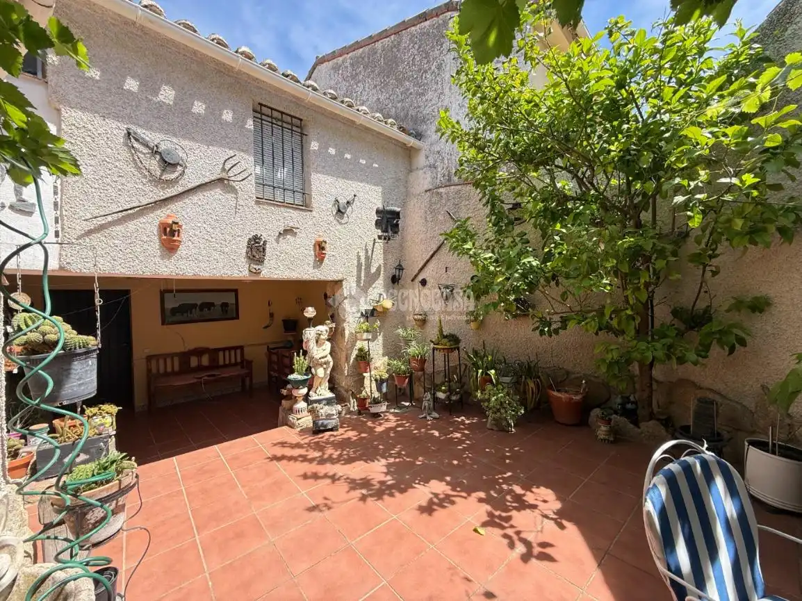 Jardín de Casa adosada en venta en Lucillos con Aire acondicionado y Calefacción