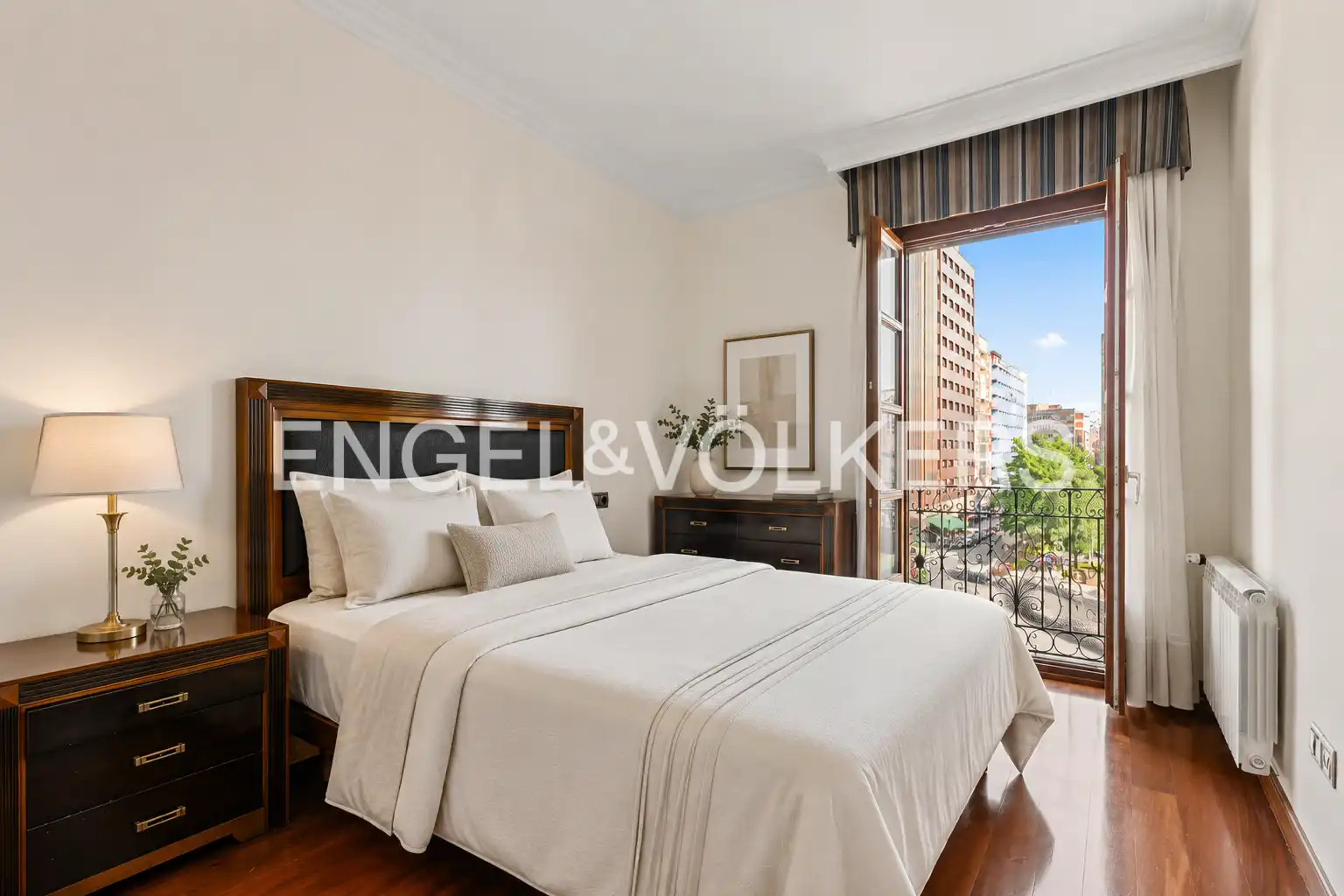Habitación de Piso en venta en Gijón  con Calefacción, Parquet y Balcón