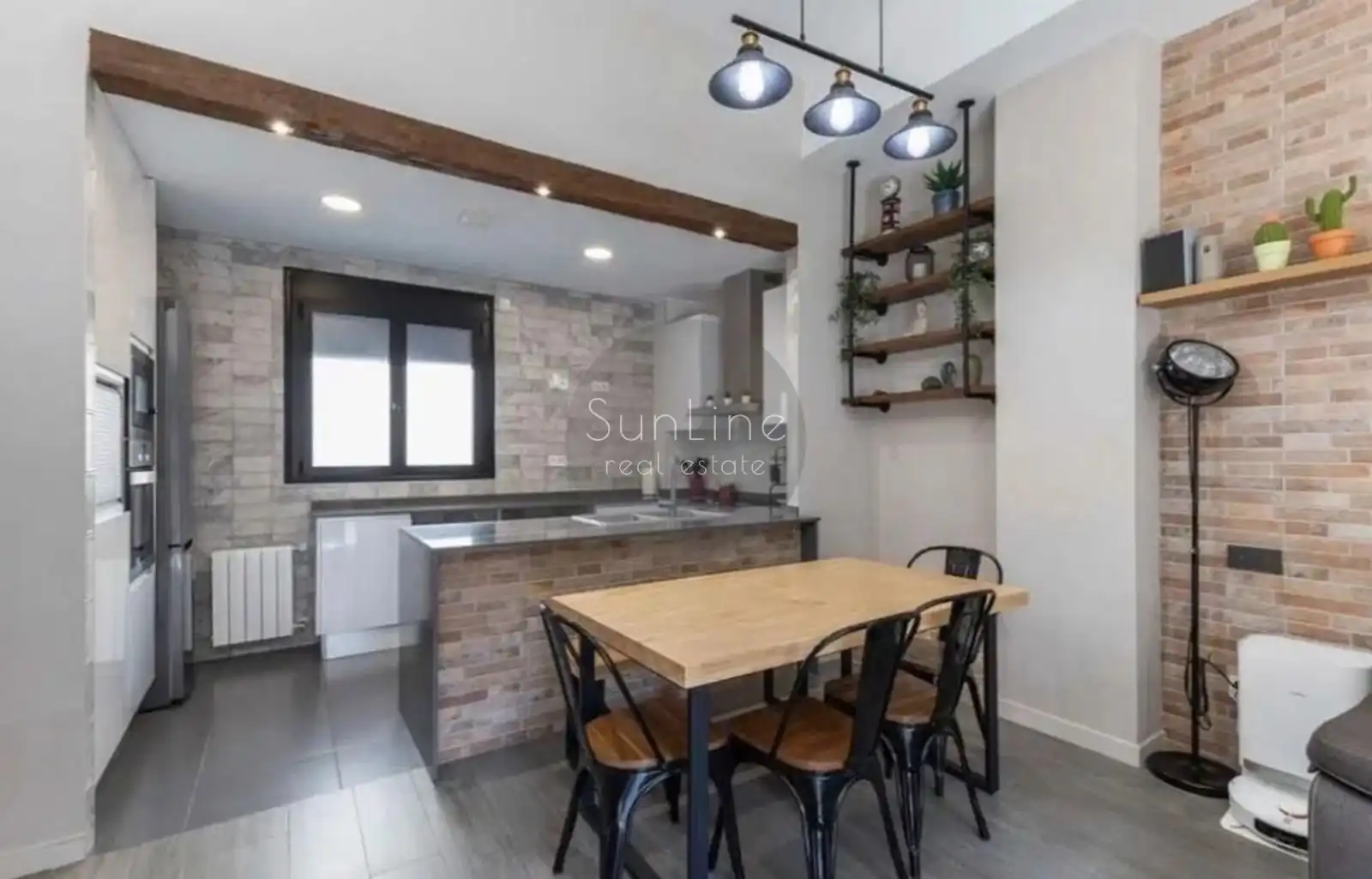 Terraced house with pool for sale in Carrer de Pere Delmonte i Hurtado