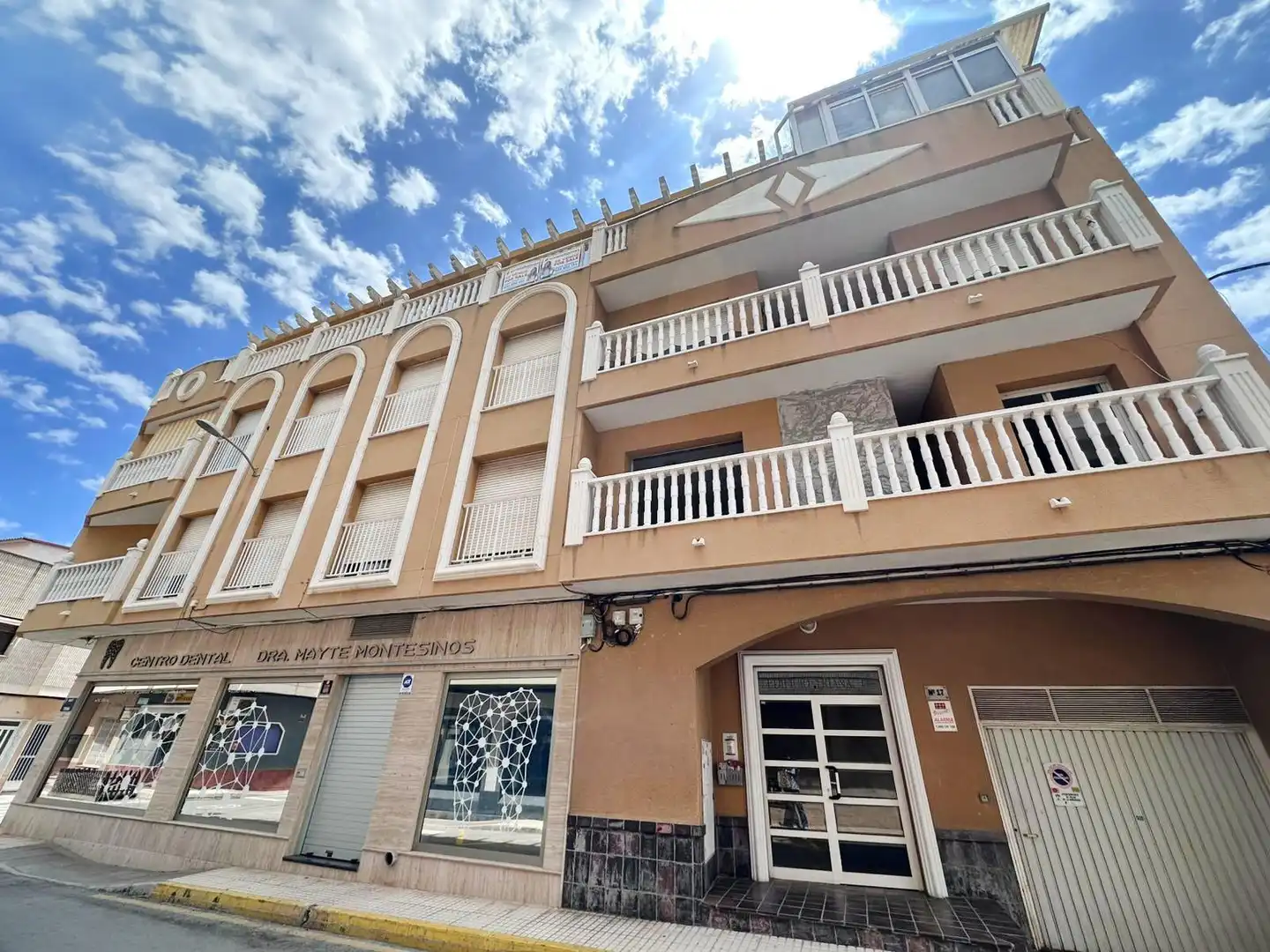Vista exterior de Àtic en venda en Pilar de la Horadada amb Aire condicionat i Terrassa