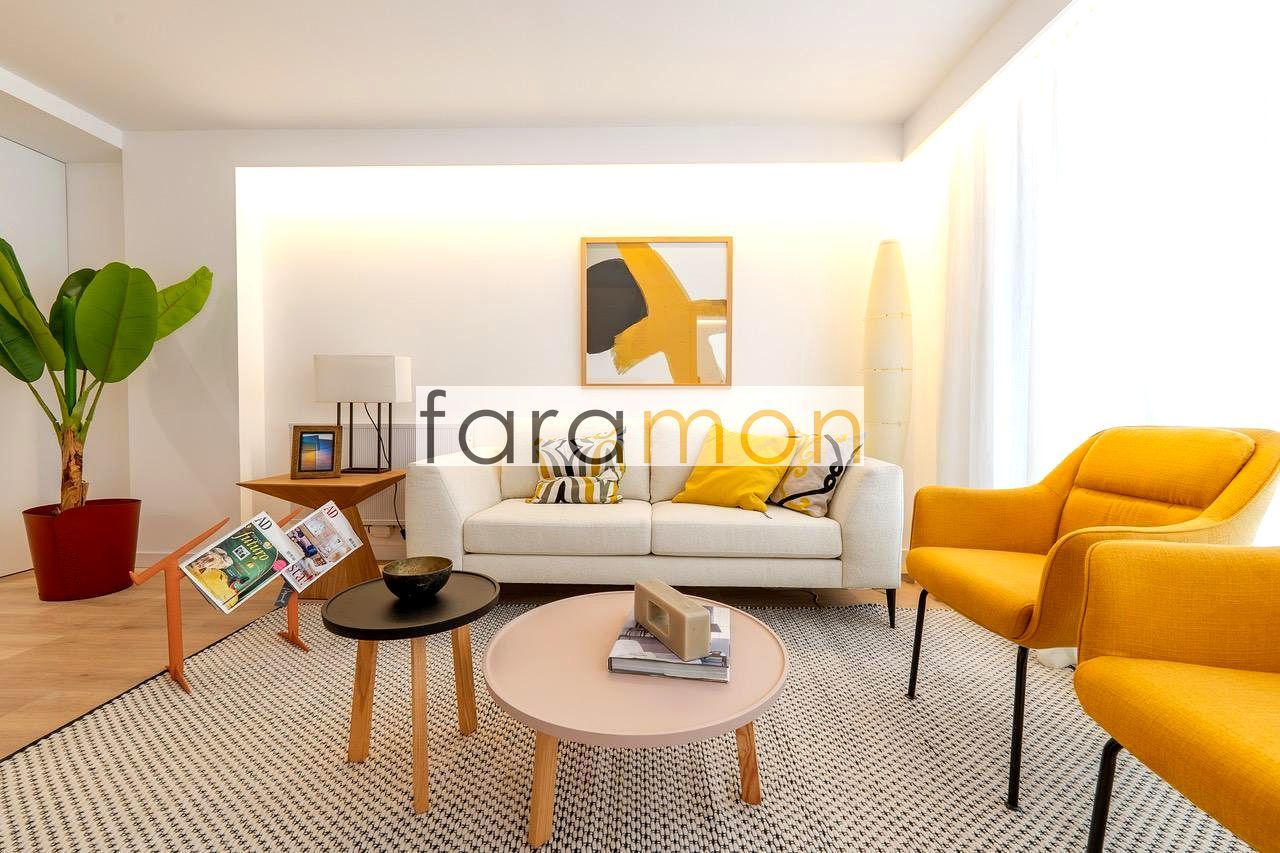 Living room of Flat for sale in Vigo   with Heating, Terrace and Storage room