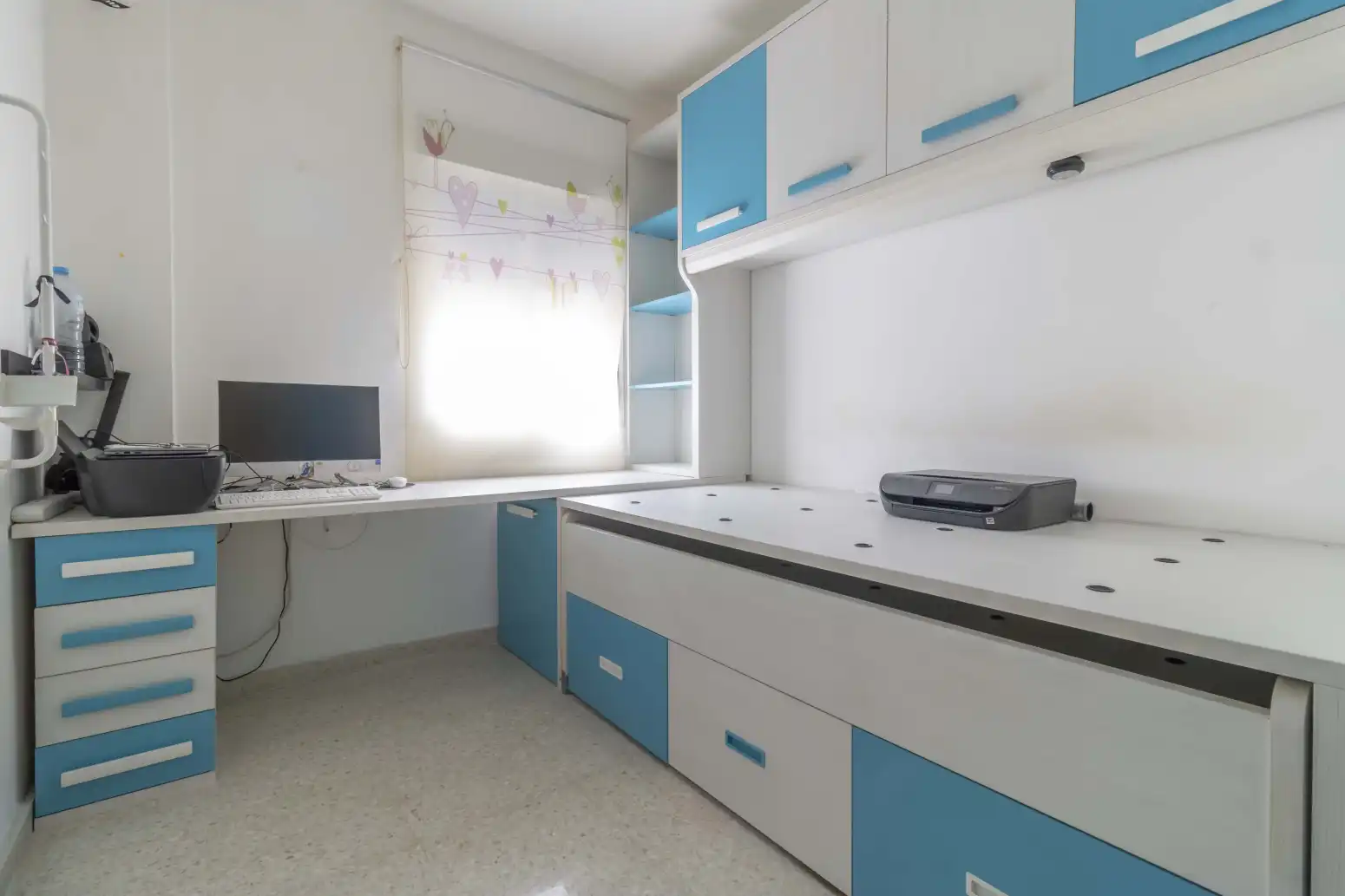 Bedroom of Flat for sale in Sevilla  with Air Conditioner and Storage room