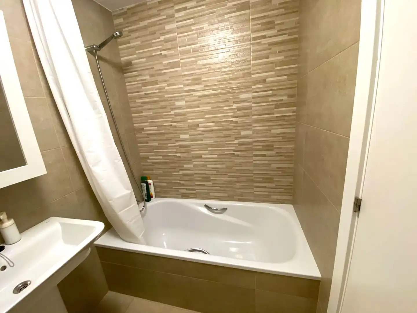Bathroom of Flat for sale in Castro-Urdiales  with Heating, Private garden and Parquet flooring