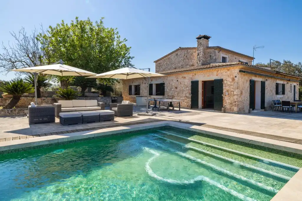Casa rústica con piscina en venta en Sineu