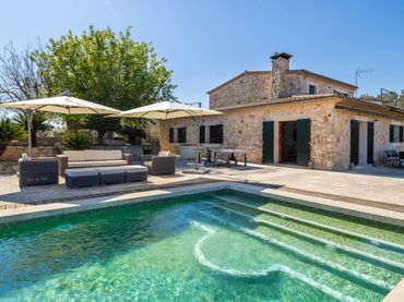 Maison rustique avec piscine à vendre à Sineu