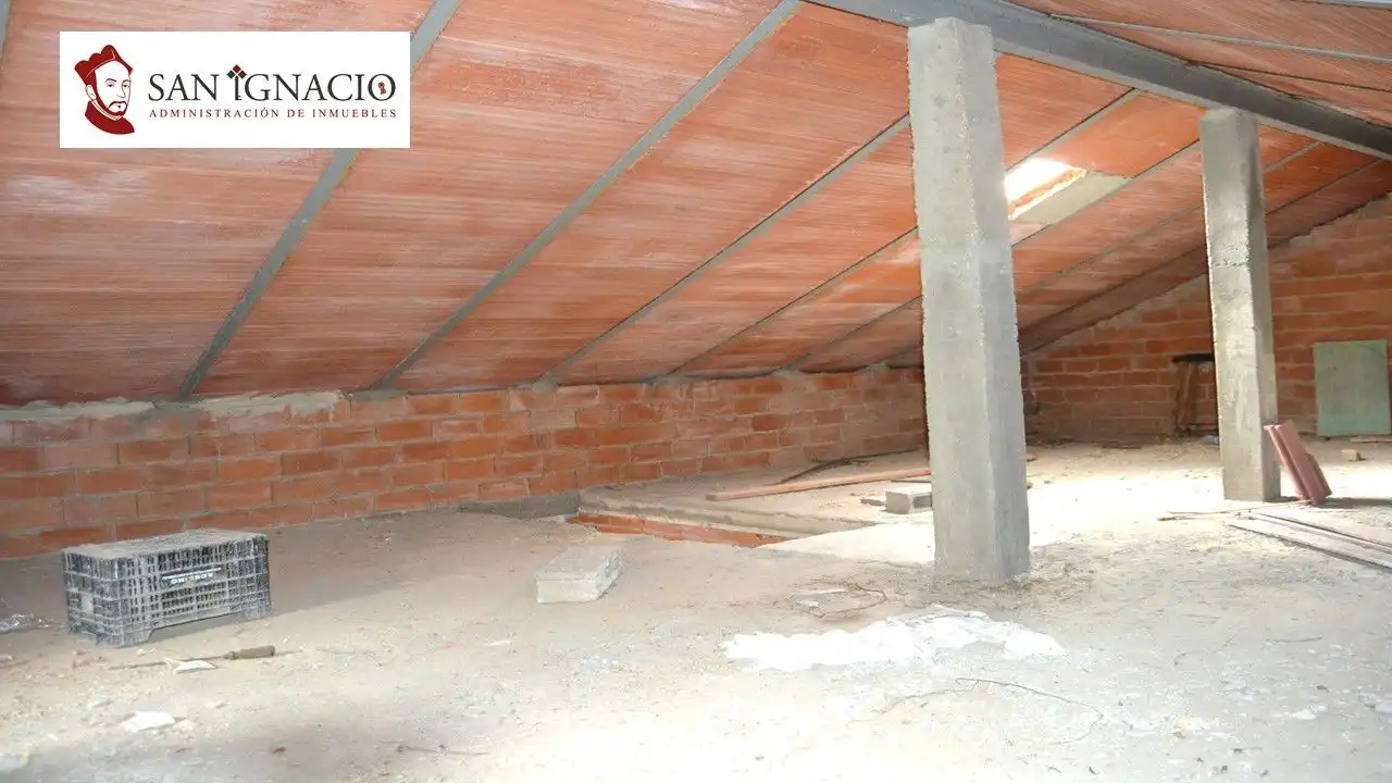 Casa adosada en venta en Valle de Zamanzas con Jardín privado