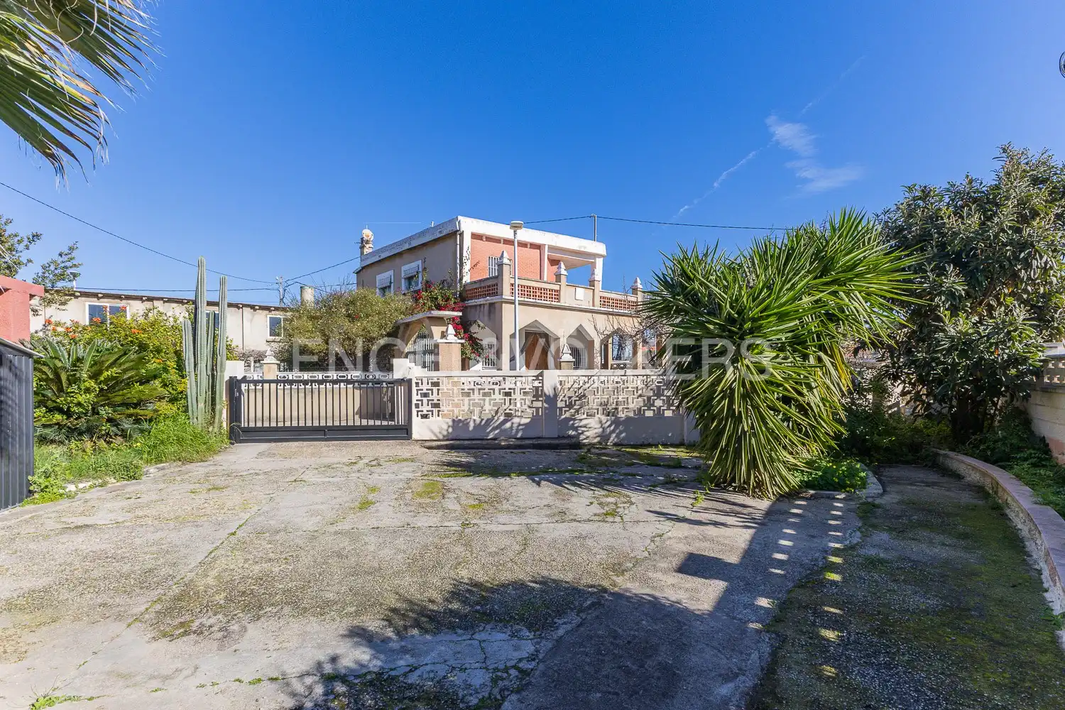 Exterior view of Houses for sale in Gandia  with Heating, Private garden and Balcony