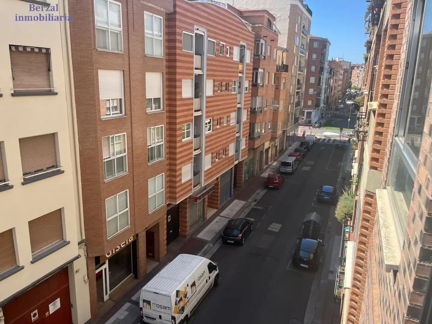 Vista exterior de Pis en venda en  Logroño amb Calefacció, Terrassa i Traster