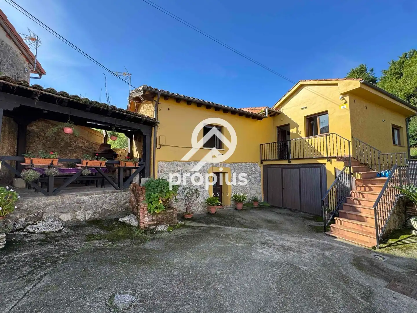 Exterior view of Houses for sale in Llanes  with Heating, Private garden and Parquet flooring