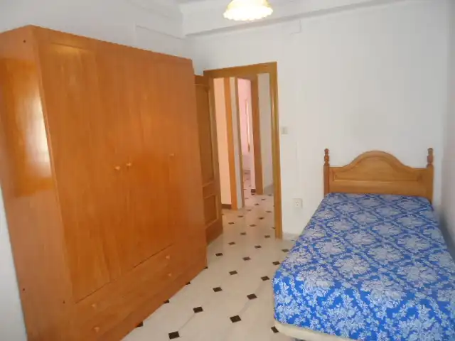 Bedroom of Flat for rent in Granada  with Air Conditioner, Furnished and Washing machine